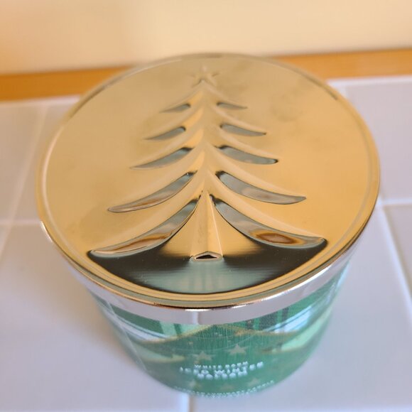 Bath & Body Works White Barn Candle 3 Wick, Iced Winter Balsam 14.5 oz, New - Picture 3 of 6